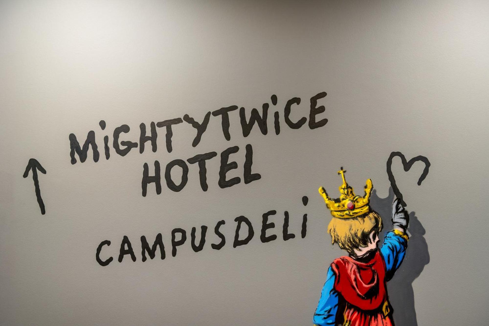 Mightytwice Hotel Ахерн Экстерьер фото