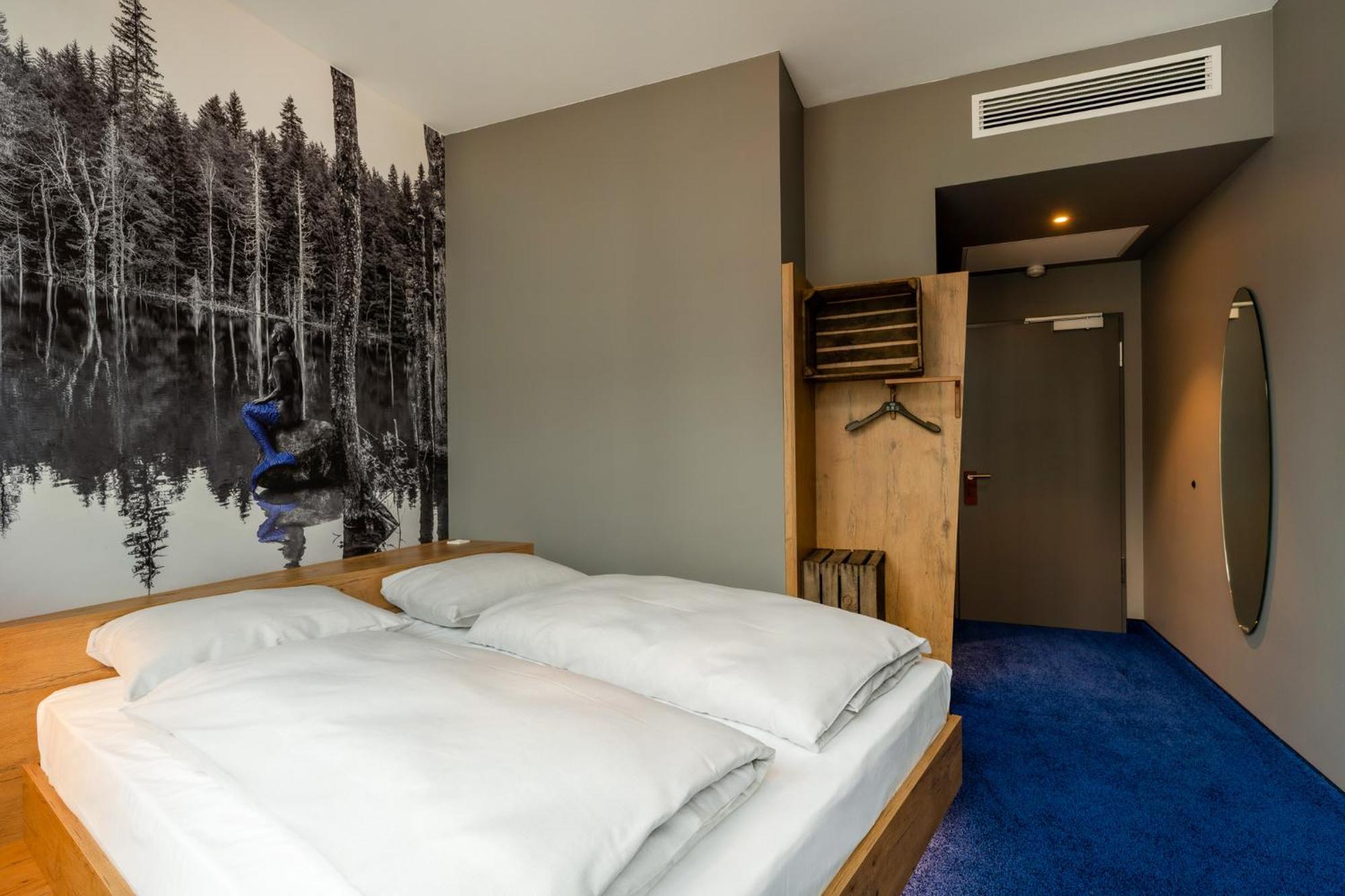 Mightytwice Hotel Ахерн Экстерьер фото