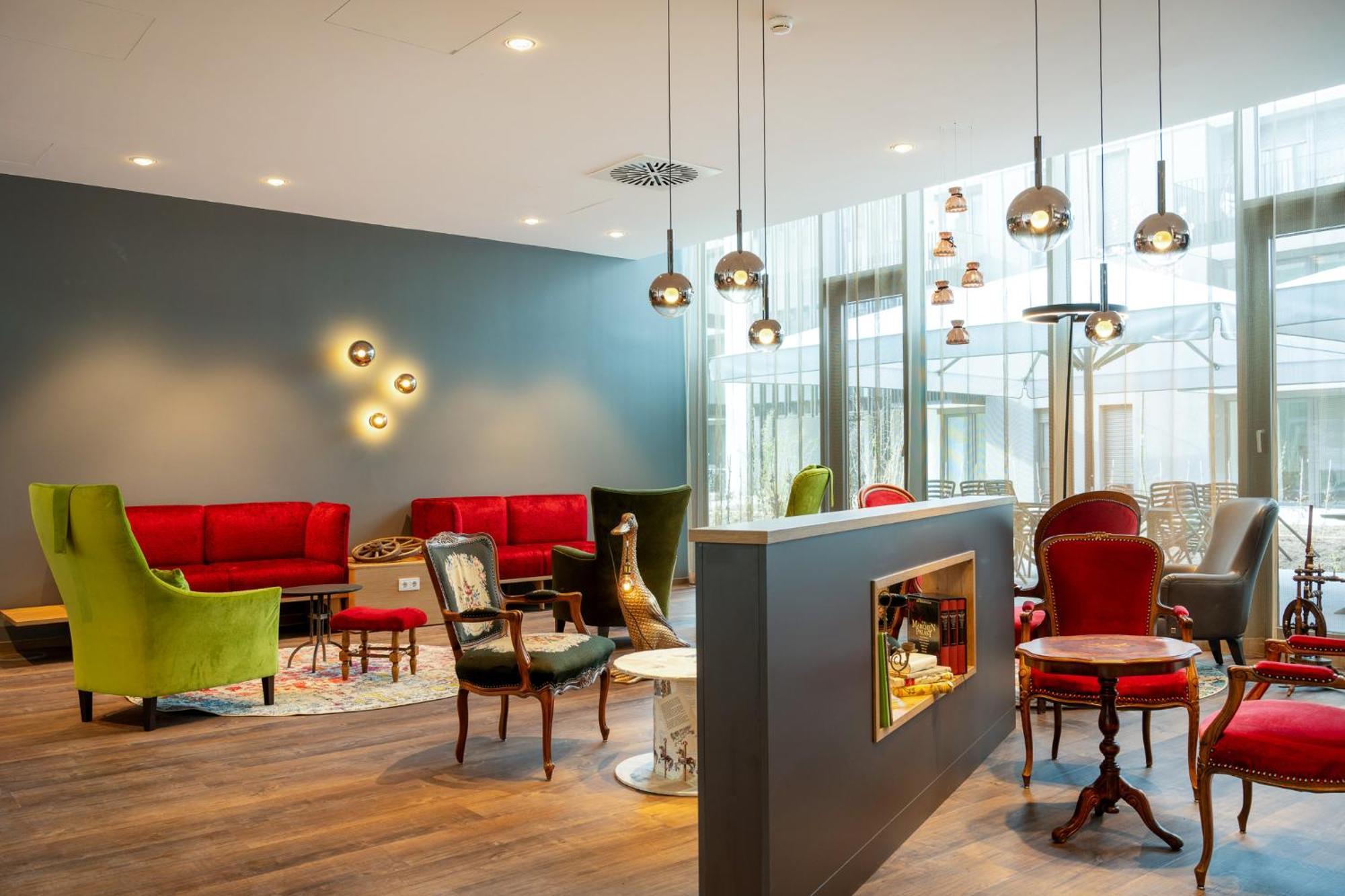Mightytwice Hotel Ахерн Экстерьер фото